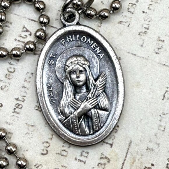 Saint St Philomena Italy Religious Medal Necklace with Cloth Relic - Picture 1 of 12